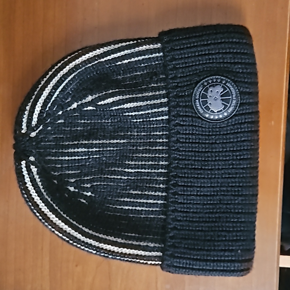 Canada goose striped hat